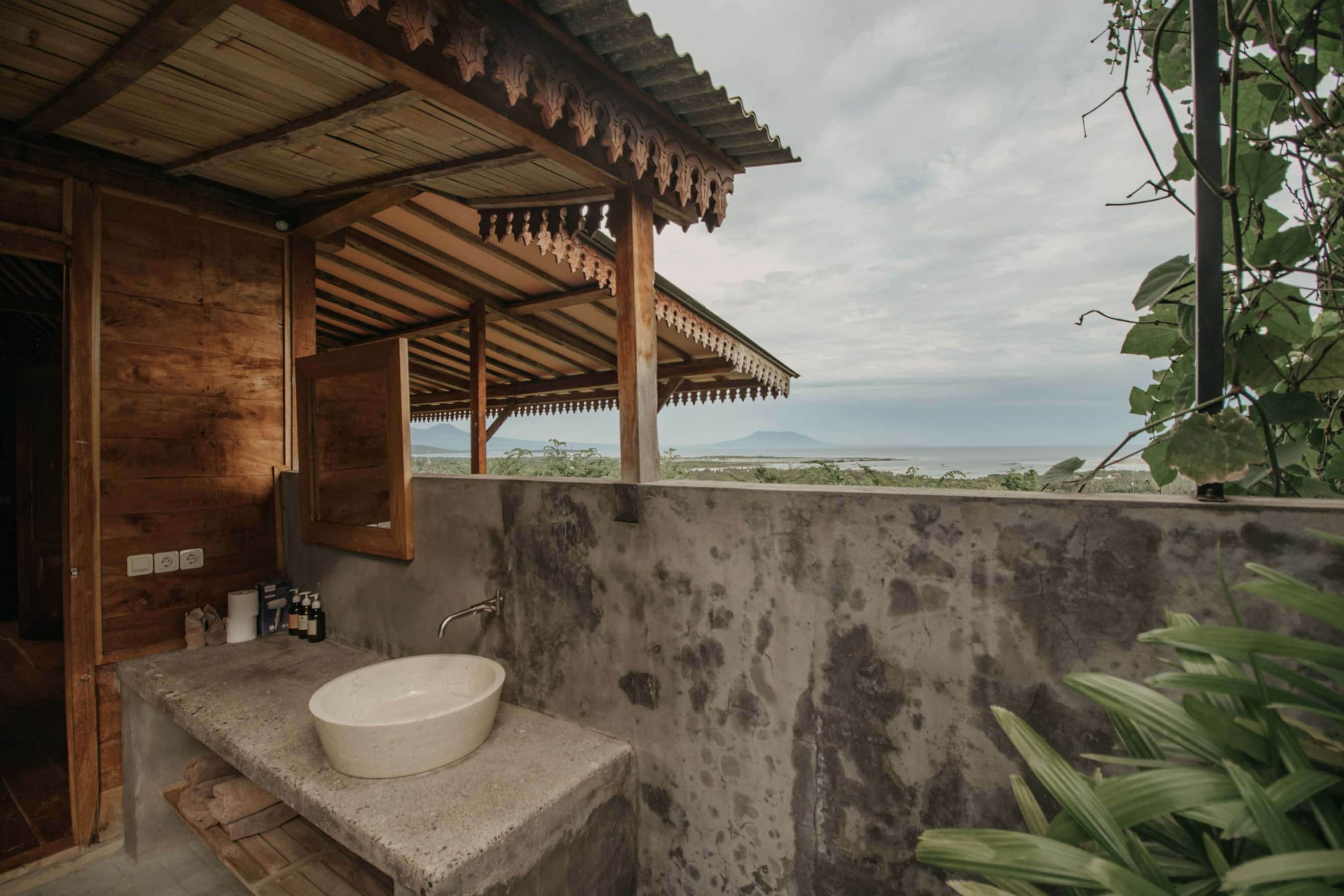 Kesambi 1 wooden house — photo 3
