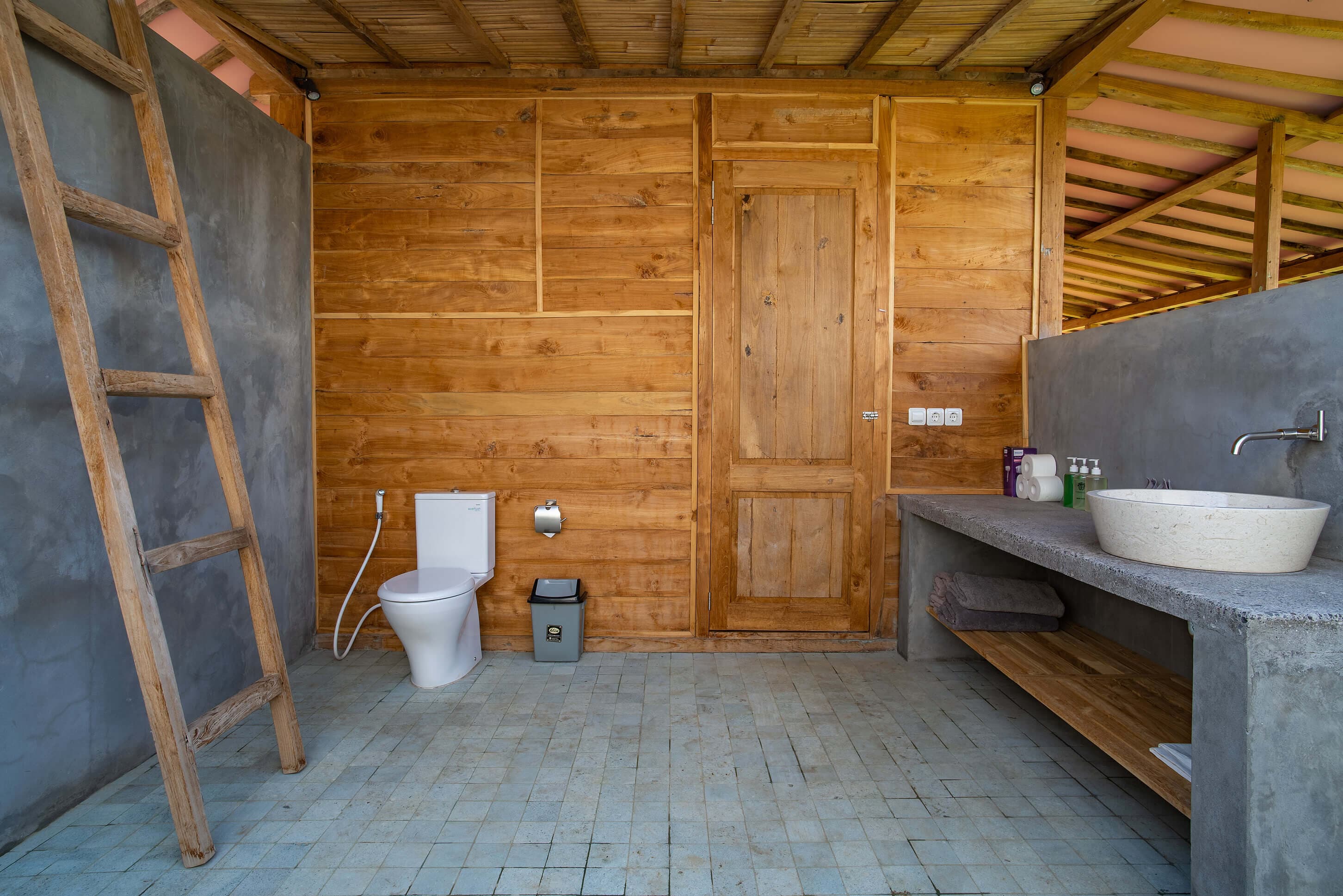 Kesambi 2 wooden house — photo 7