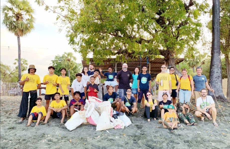 Beach clean up with Trash Hero