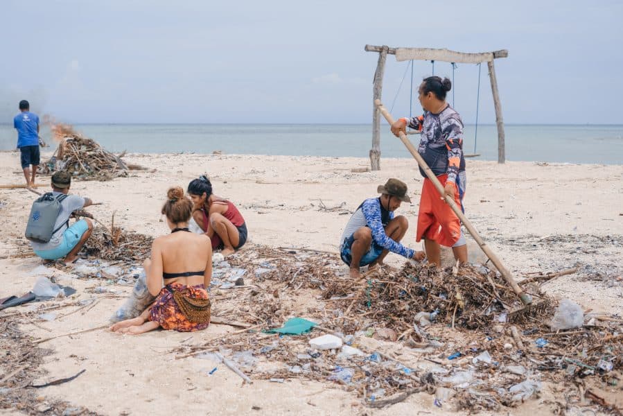 Beach clean up at Gili Putih