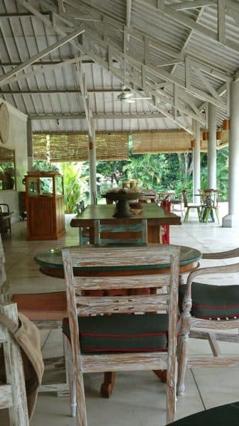 Selini Cafe & Bakery